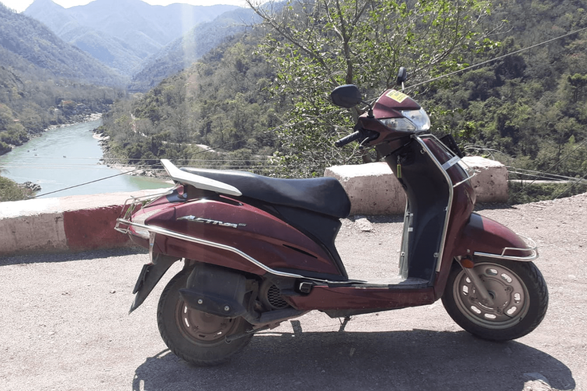 Activa Scooty on rent near me in Rishikesh